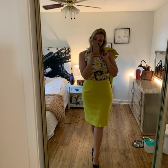 Beautiful Vintage St. John's Suit Set - Picture 2 of 7